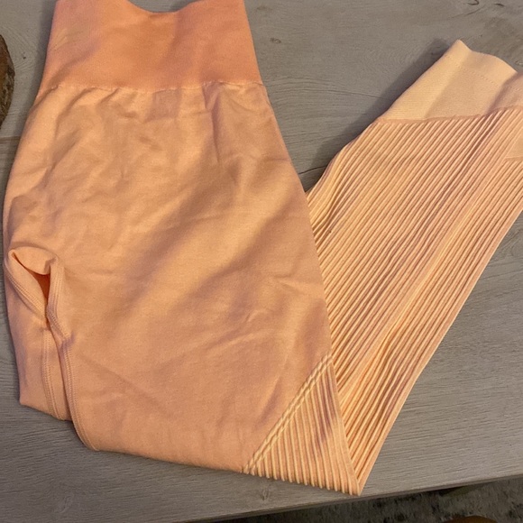 Boutique workout outfit - Picture 3 of 3